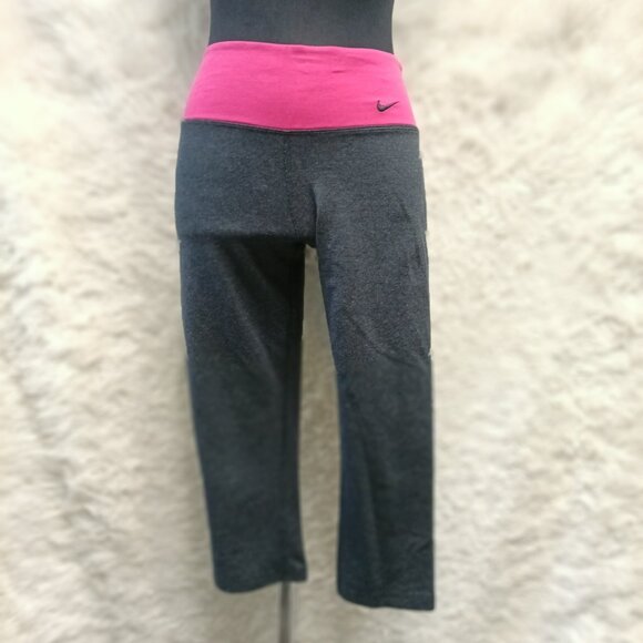 Nike Dri-Fit Women's Black and Pink Trim Crop Leggings Size S - Picture 1 of 8